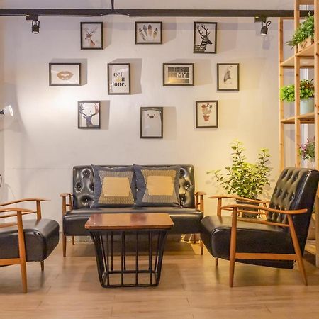 Bed and Breakfast Folk Poshtel Silom Bangkok Zewnętrze zdjęcie