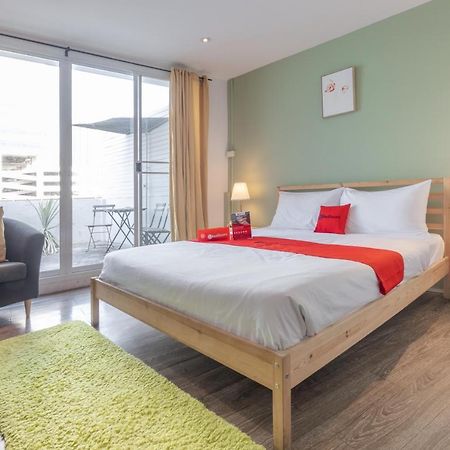 Bed and Breakfast Folk Poshtel Silom Bangkok Zewnętrze zdjęcie