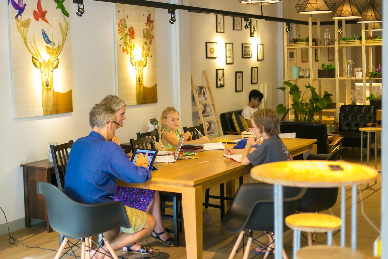Bed and Breakfast Folk Poshtel Silom Bangkok Zewnętrze zdjęcie