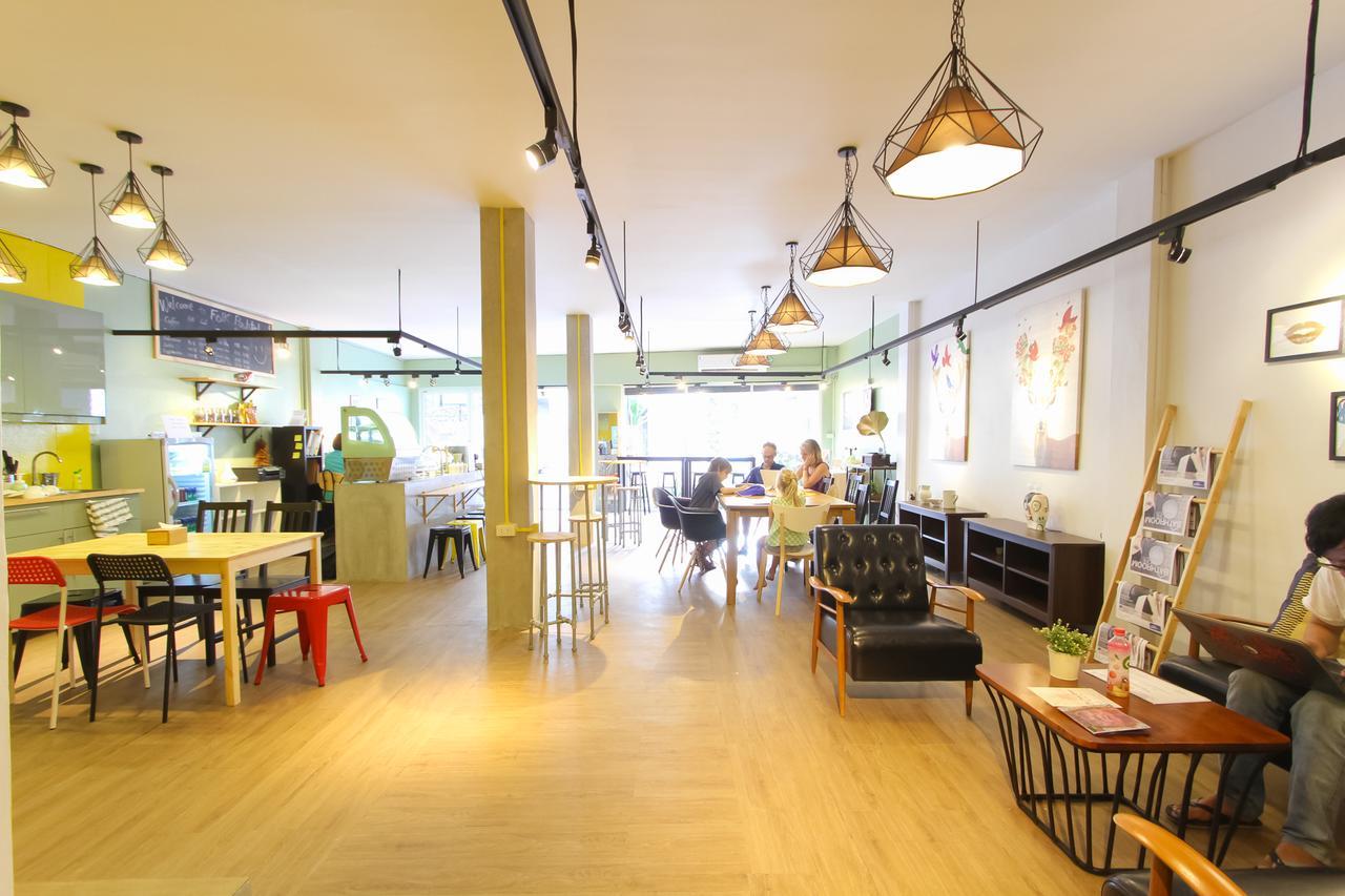 Bed and Breakfast Folk Poshtel Silom Bangkok Zewnętrze zdjęcie