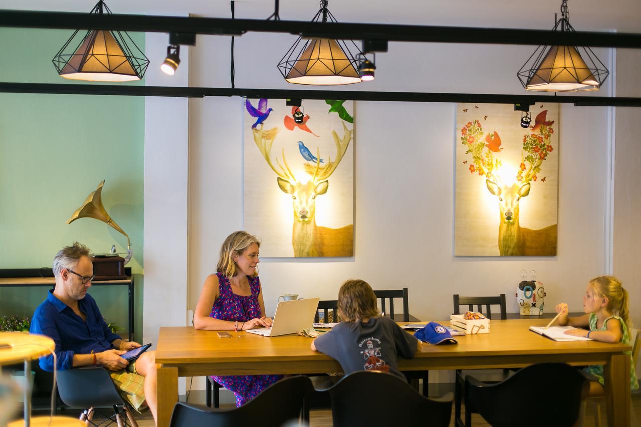 Bed and Breakfast Folk Poshtel Silom Bangkok Zewnętrze zdjęcie