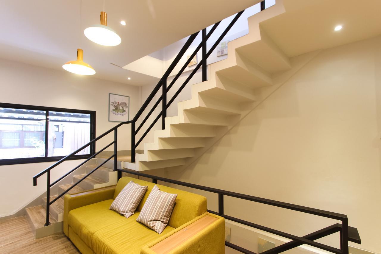 Bed and Breakfast Folk Poshtel Silom Bangkok Zewnętrze zdjęcie