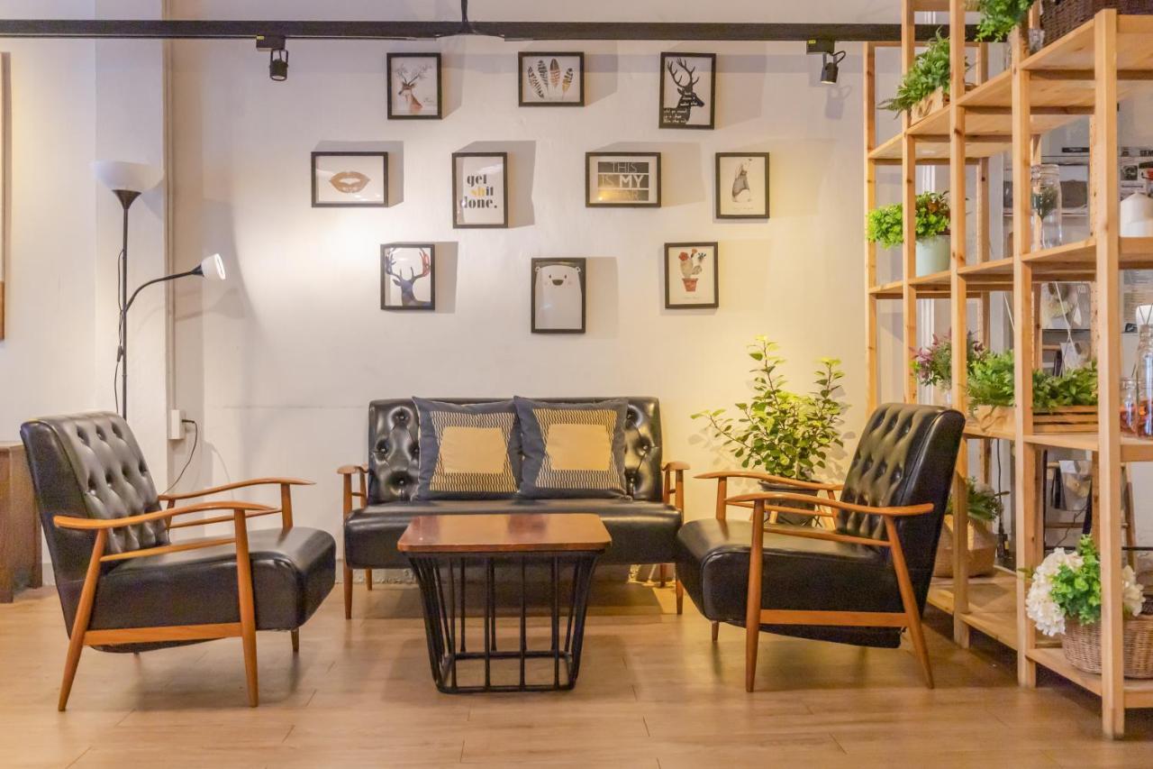 Bed and Breakfast Folk Poshtel Silom Bangkok Zewnętrze zdjęcie