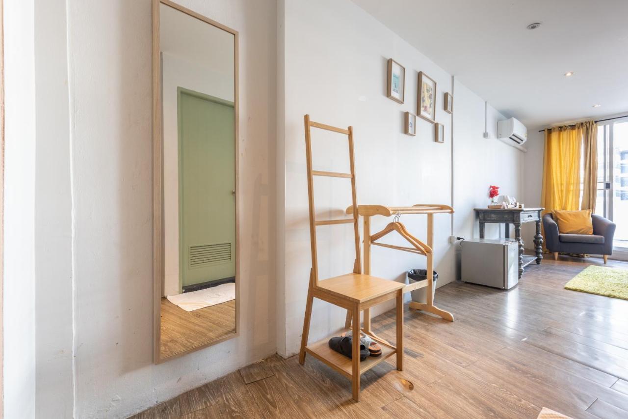 Bed and Breakfast Folk Poshtel Silom Bangkok Zewnętrze zdjęcie