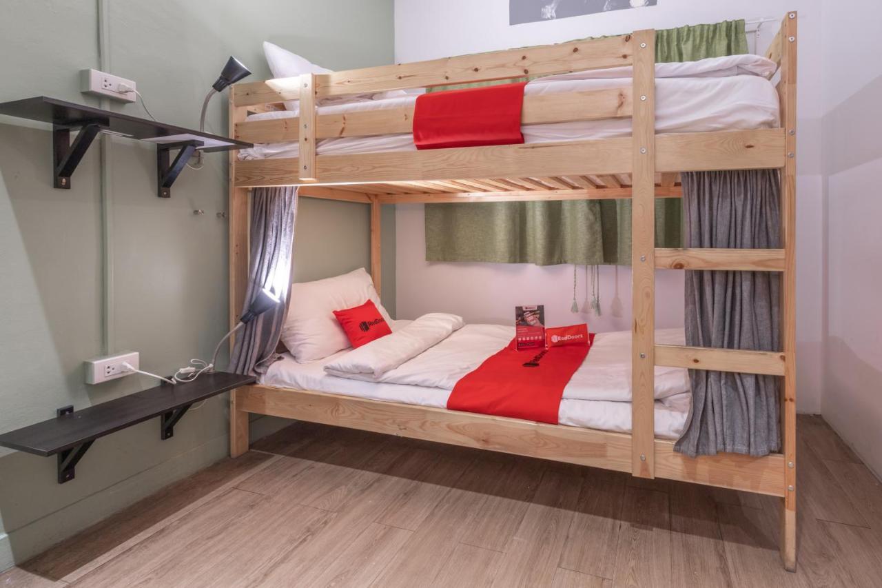 Bed and Breakfast Folk Poshtel Silom Bangkok Pokój zdjęcie