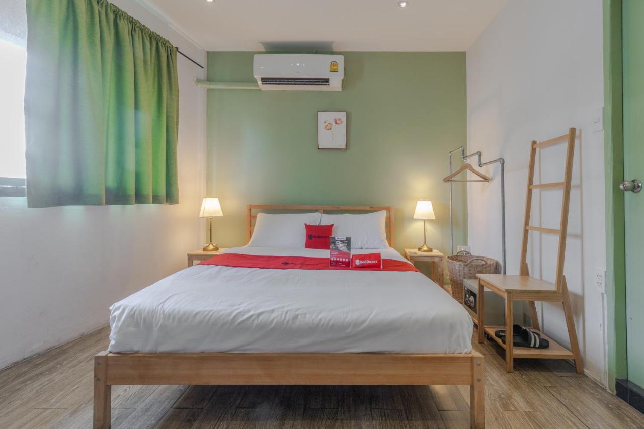 Bed and Breakfast Folk Poshtel Silom Bangkok Pokój zdjęcie